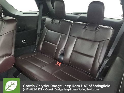 Used 2025 Ford Explorer Platinum w/ LUX Leather Package AWD/4WD image 31