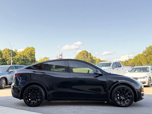 Used 2021 Tesla Model Y Long Range AWD/4WD image 8