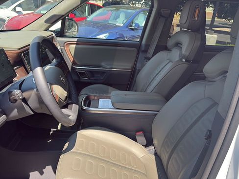 Used 2024 Rivian R1S Adventure AWD/4WD image 15