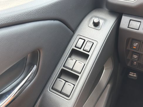 Used 2025 Nissan Frontier SV RWD image 18