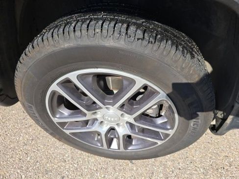 Used 2019 Jeep Compass Latitude AWD/4WD image 4