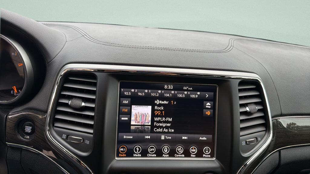 Used 2018 Jeep Grand Cherokee Overland AWD/4WD image 15