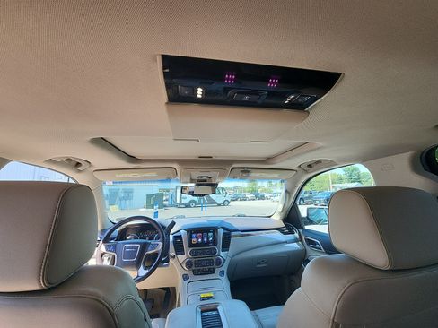 Used 2017 GMC Yukon XL Denali w/ Open Road Package RWD image 19