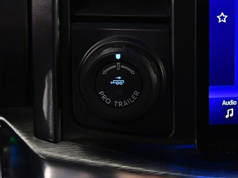 Used 2022 Ford F150 Lariat image 24