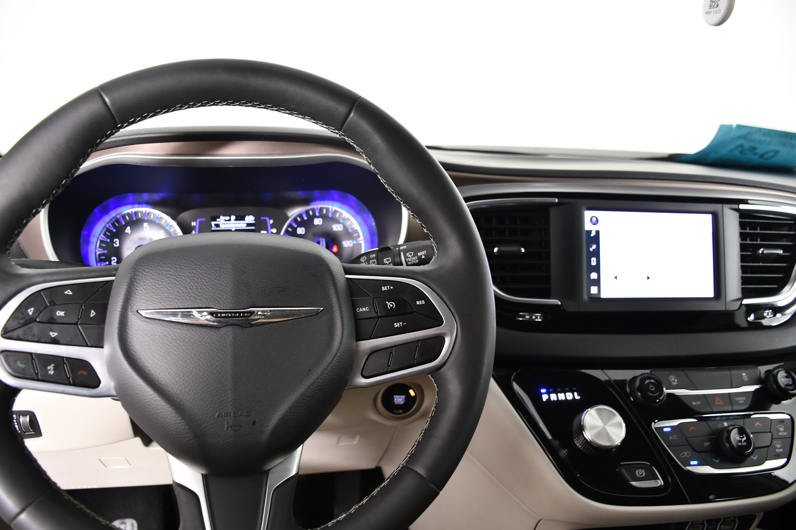 Used 2023 Chrysler Voyager LX FWD image 16