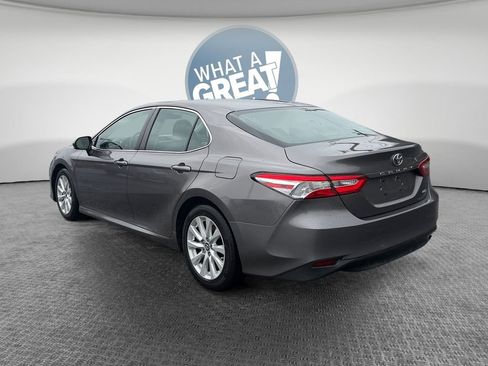 Used 2018 Toyota Camry LE image 6