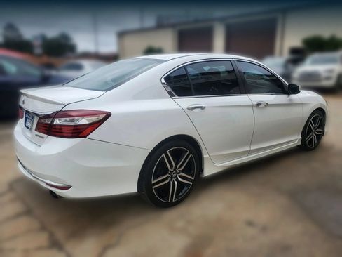 Used 2016 Honda Accord Sport image 11