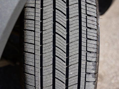 Used 2021 Ford Explorer Limited w/ Equipment Group 301A image 34