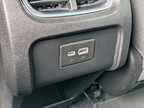 Used 2019 Chevrolet Blazer LT FWD image 15