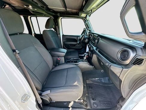 Used 2022 Jeep Wrangler Unlimited Sport image 26