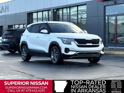 Used 2023 Kia Seltos LX AWD/4WD image 1