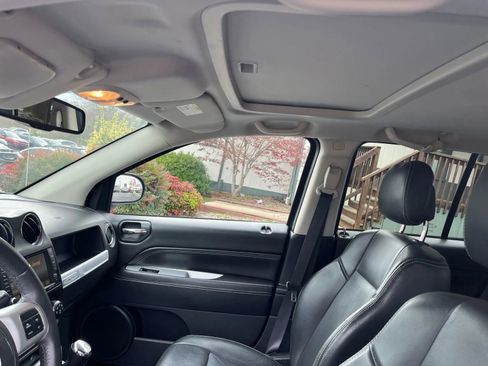 Used 2017 Jeep Compass High Altitude image 8