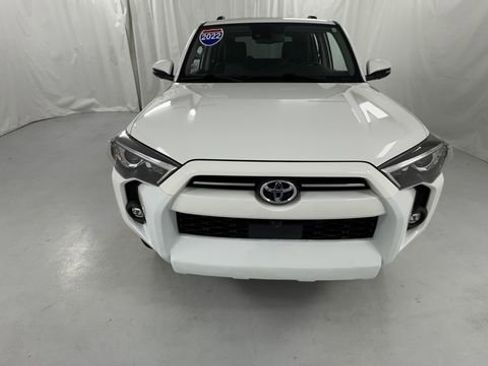 Used 2022 Toyota 4Runner SR5 Premium w/ Moonroof Package AWD/4WD image 8
