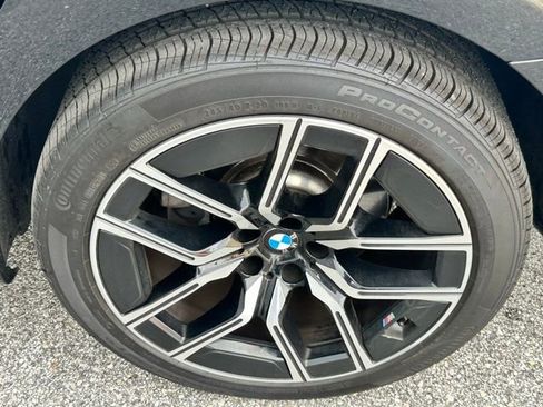 Used 2024 BMW 740i xDrive image 23