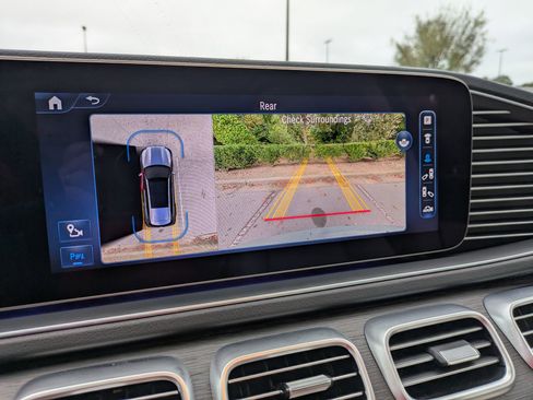 Used 2024 Mercedes-Benz GLS 450 4MATIC image 22