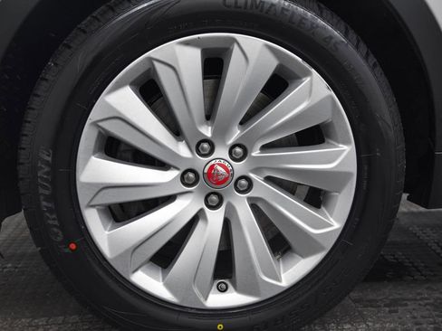 Used 2019 Jaguar E-PACE SE image 8