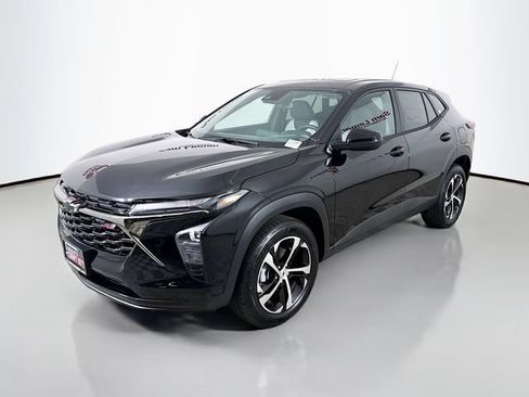 New 2026 Chevrolet Trax RS w/ Sunroof Package FWD image 3