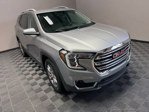 Used 2023 GMC Terrain SLT AWD/4WD image 2