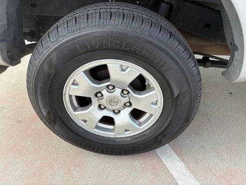 Used 2006 Toyota Tacoma PreRunner image 35