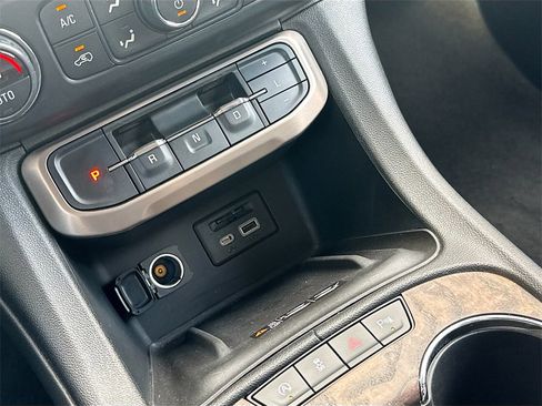 Used 2020 GMC Acadia Denali w/ Technology Package image 18