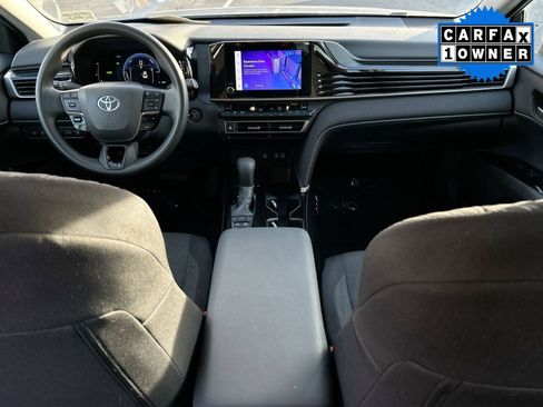 Used 2025 Toyota Camry SE image 24