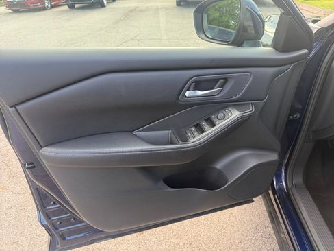 Used 2026 Nissan Rogue SV FWD image 18