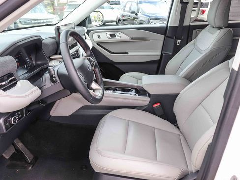 Used 2026 Ford Explorer Active w/ Active Comfort Package RWD image 18
