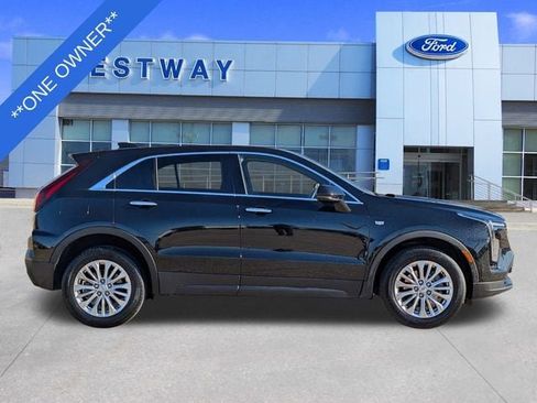 Used 2024 Cadillac XT4 Luxury image 3