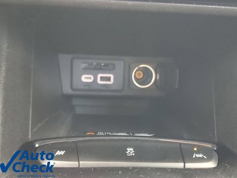 Used 2023 Chevrolet Bolt EUV LT w/ Comfort Package FWD image 28