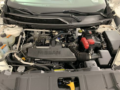 Used 2024 Nissan Rogue S FWD image 7