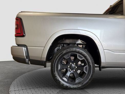 Used 2025 RAM 1500 Big Horn AWD/4WD image 24
