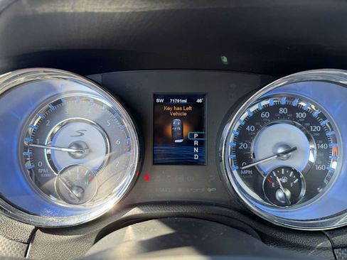 Used 2012 Chrysler 300 S image 29