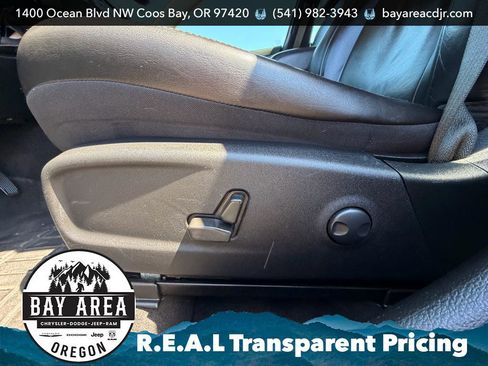 Used 2022 Chrysler 300 Touring L RWD image 14