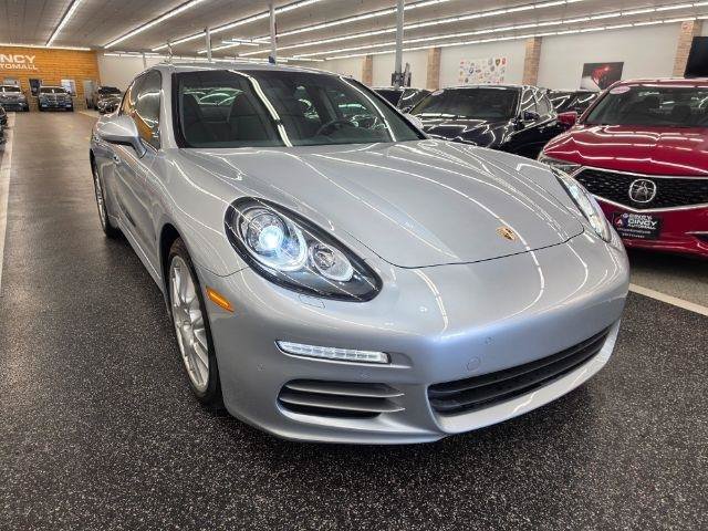 Used 2016 Porsche Panamera image 4