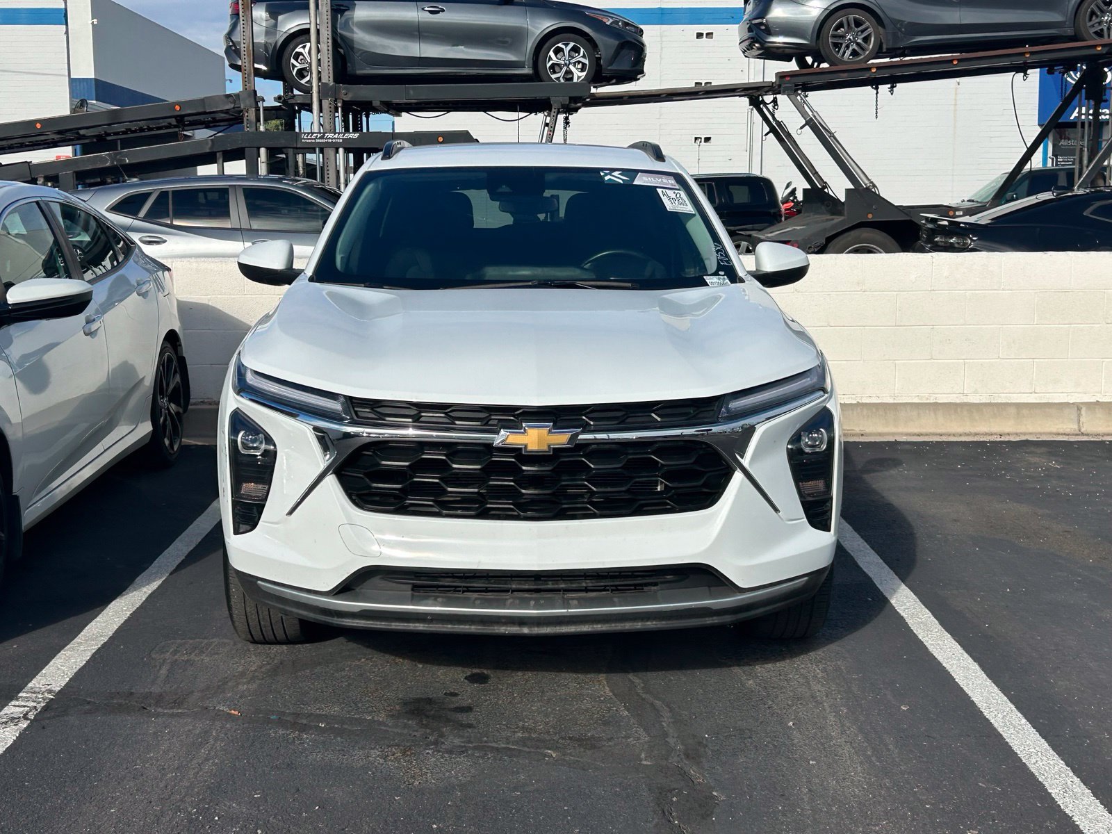 Used 2025 Chevrolet Trax LT w/ Driver Confidence Package FWD image 3