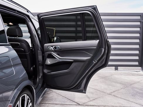 Used 2026 BMW X7 M60i image 26