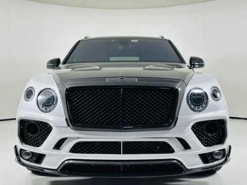 Used 2017 Bentley Bentayga image 9