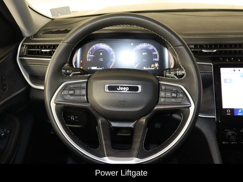 Used 2023 Jeep Grand Cherokee L Limited AWD/4WD image 7