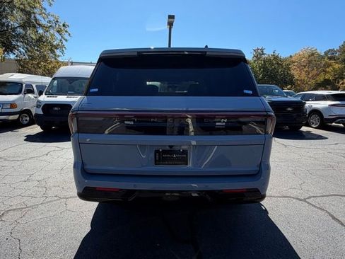 New 2025 Lincoln Navigator L Reserve w/ Jet Appearance Package image 8