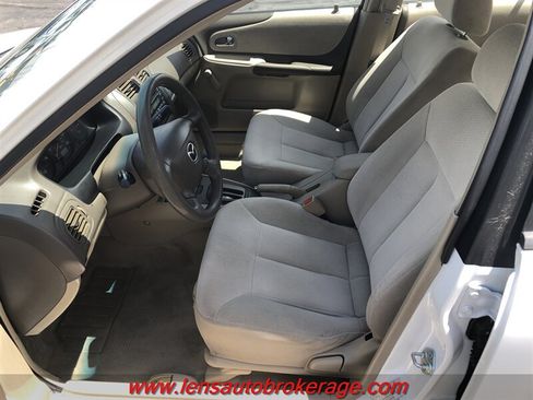 Used 2001 MAZDA Protege FWD image 12