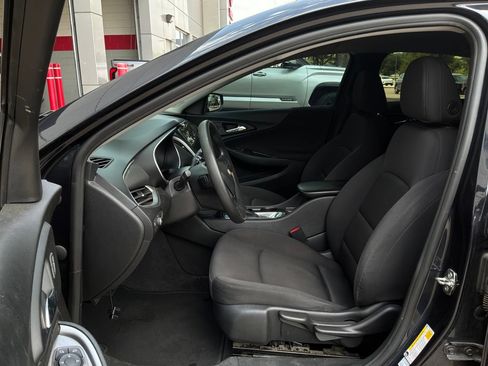 Used 2022 Chevrolet Malibu LS FWD image 9