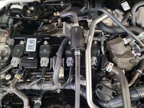 Used 2025 Nissan Sentra SV FWD image 30
