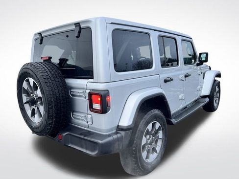 Used 2022 Jeep Wrangler Unlimited Sahara w/ Cold Weather Group image 5
