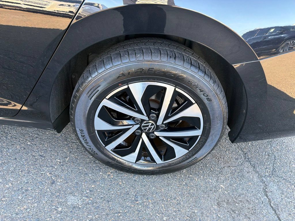 Used 2024 Volkswagen Jetta S FWD image 30