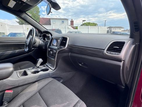 Certified 2021 Jeep Grand Cherokee Laredo AWD/4WD image 18