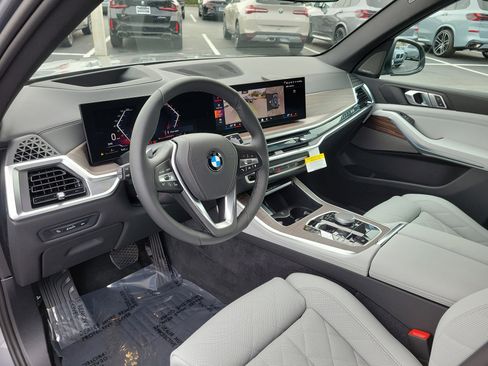 New 2026 BMW X5 xDrive40i w/ Climate Comfort Package image 18