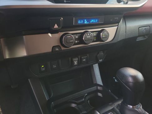 Used 2022 Toyota Tacoma SR5 image 25