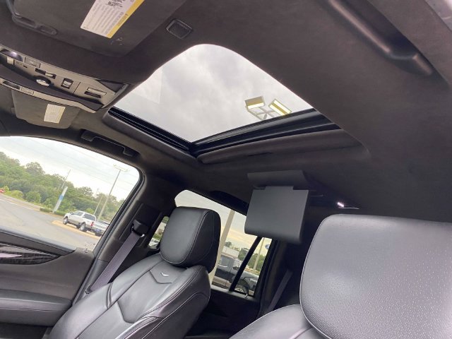 Used 2016 Cadillac Escalade Platinum AWD/4WD image 12