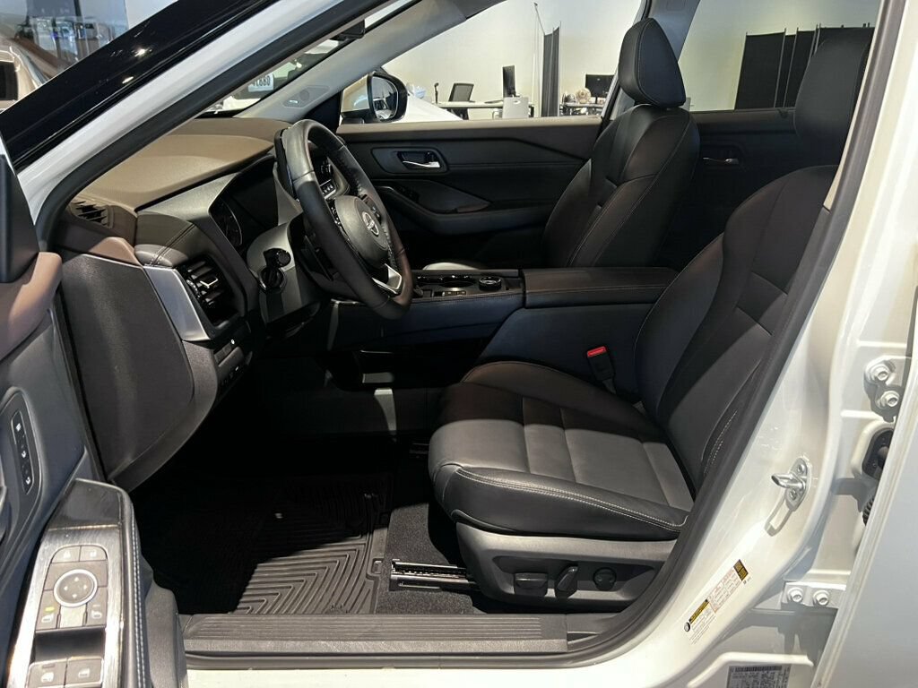 Used 2023 Nissan Rogue SL w/ SL Premium Package AWD/4WD image 11