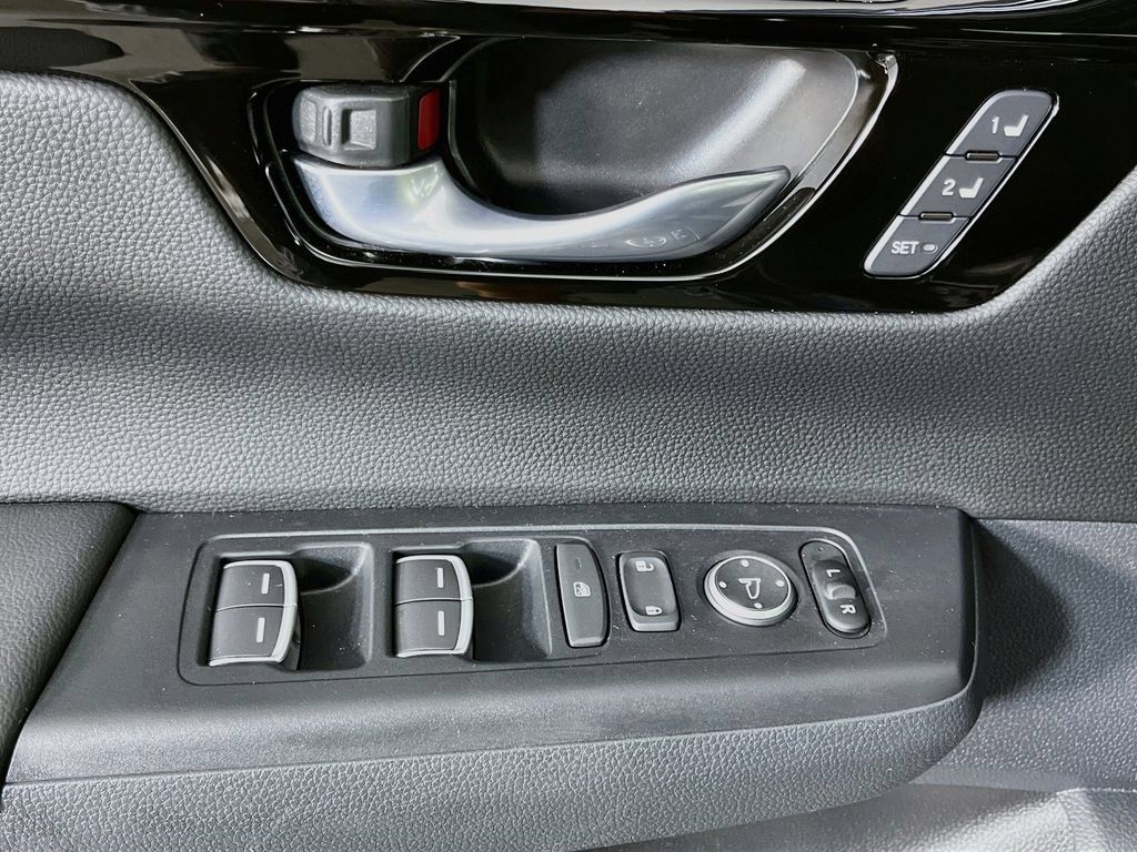 Used 2024 Honda CR-V Sport Touring image 25